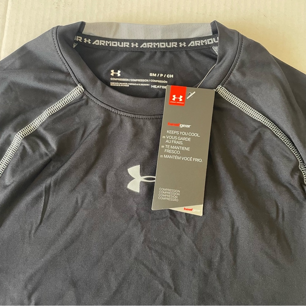 Under Armour Men’s Black Rash Guard with Gray Contrast Stitching - Picture 2 of 7